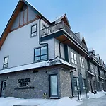 Joes Brand New 2 King Bedrooms Townhome In Canmore