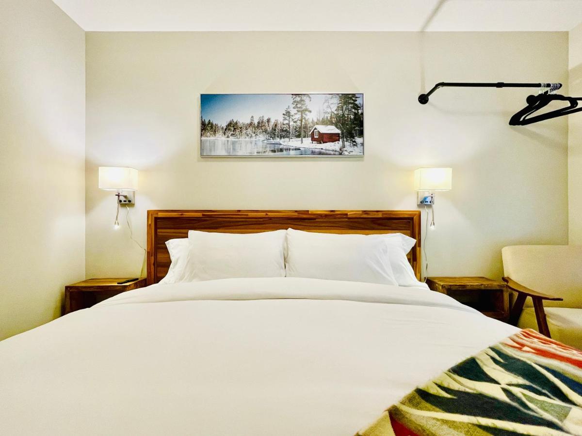 Joes Brand New 2 King Bedrooms Townhome In Holiday home