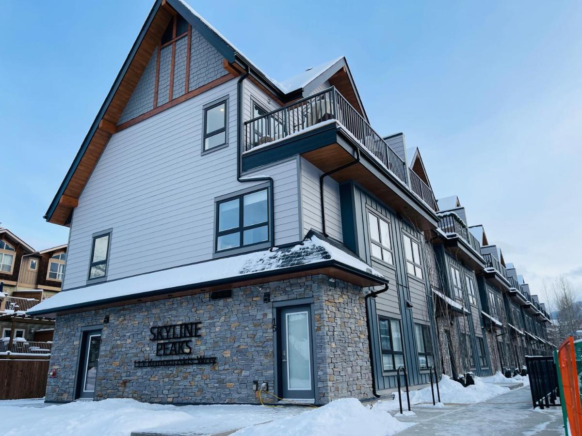 Joes Brand New 2 King Bedrooms Townhome In